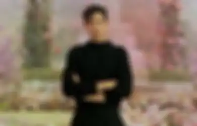 Pesona Bak Pangeran, Cha Eun-woo Tampil Serba Hitam di Dior Men's 2022