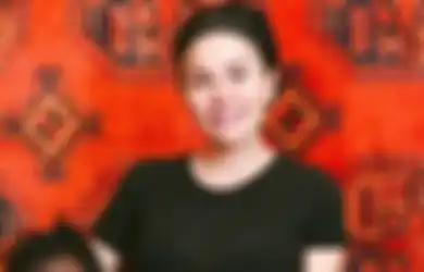 'Kok Gak Takut Kena Penyakit', Baru Juga Putus dari John Hopkins, Nikita Mirzani Langsung Pamer Kemesraan Bareng Pria Bule Ini, Netizen Auto Nyinyir