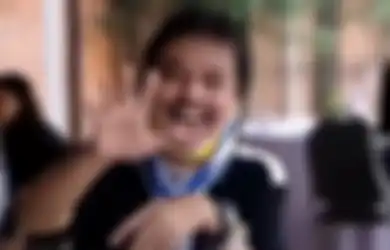 Roy Suryo Masih Pakai Penyangga Leher Saat Digiring Menuju Tahanan, Sang Pakar Telematika Akhirnya Bakal Cicipi Dinginnya Lantai Penjara, Polisi: Ada Kekhawatiran Menghilangkan Barang Bukti