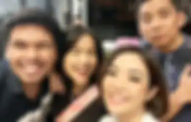 Pantas Gisel Mau Repot-repot Datang, Ternyata Ini Sosok Pemilik Pesta yang Urus Kasus Video 19 Detik dengan Nobu, Foto Ibunda Gempi Bareng Fuji Bikin Salfok