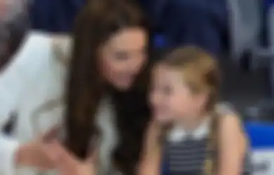Penampilan Kate Middleton dan Princess Charlotte saat Nonton Pesta Olahraga