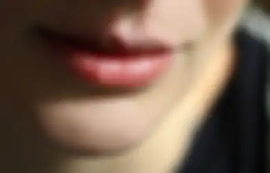 Catat, 5 Kesalahan Memakai Lip Balm yang Bikin Bibir Pecah-pecah