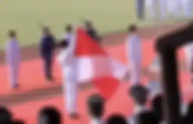 Besi Cantolan Bendera Merah Putih Patah, Ini Sosok Anggota Paskibra Solo yang Berani Ambil Keputusan Drastis, Foto Aksinya Sempat Viral
