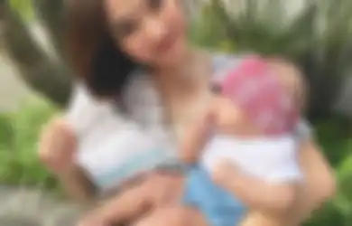 Dikira Gendong Cipung, Gisel Ditodong Permintaan Begini, Foto Ibunda Gempi Banjir Komentar