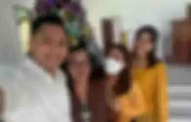 Dikabari Status Putri Candrawathi Tersangka, Keluarga Brigadir J Pecah Jadi Dua, Foto Lawas Ibunda Yosua Jadi Sorotan