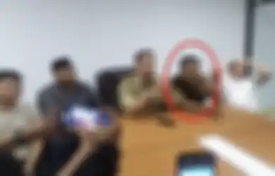 Klarifikasi: Lagi-lagi Hotman Paris Turun Tangan, Ini Sosok Anggota DPRD Palembang yang Pukuli Wanita di SPBU, Foto Tampangnya Bikin Geram