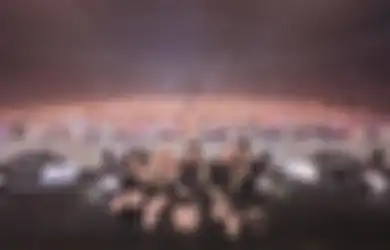 4 Shade Lipstick Anti Mainstream Saat Nonton Konser. Ungu dan Hitam?