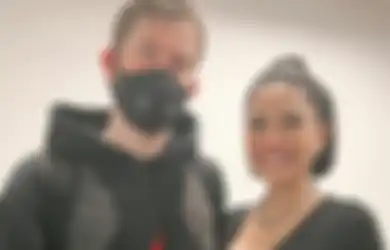 Foto Bareng dengan DJ Kelas Dunia, Penampilan Nikita Mirzani yang Kenakan Baju Terbuka Jadi Sorotan, Netizen Malah Kagum dengan Sikap Alan Walker