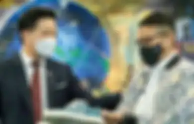 Ketika Sneaker Lokal yang Dipakai Sandiaga Uno Dilepas ke Menteri Singapura