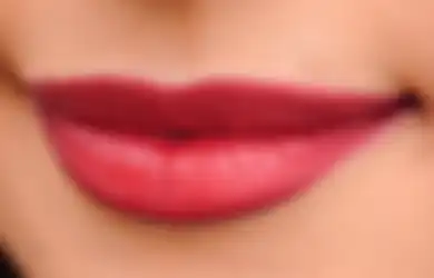 3 Arti Kedutan di Bibir Bawah, Pertanda Sedang Dicintai Seseorang