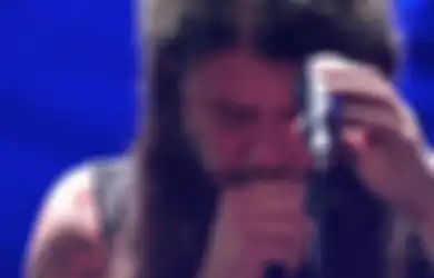 Momen Dave Grohl Nangis Nyanyiin Lagu Times Like These Buat Mendiang Taylor Hawkins!