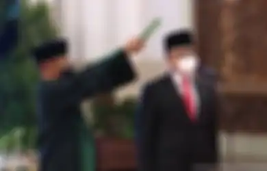 Bersumpah di Hadapan Jokowi, Azwar Anas MenPAN-RB Baru Pengganti Almarhum Tjahjo Kumolo Pernah Terjerat Skandal Foto Syur, Sosok Keluarga Anggota DPR Ikut Terseret Buat Sang Menteri Gagal Berkesempatan Dapat Jabatan Ini