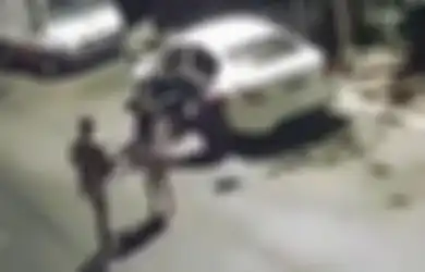 Mobil Goyang di Pinggir Jalan jadi Sasaran Rampok, Pasutri Syok Sedang Bercumbu Tanpa Busana Dipaksa Turun, Mobil Dibawa Kabur