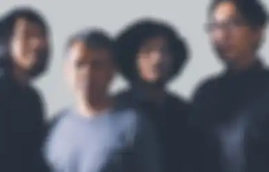 Sederhana tapi Tetep Keren, Efek Rumah Kaca Rilis Video Lirik Single 'Heroik' Bareng Kru Keos!