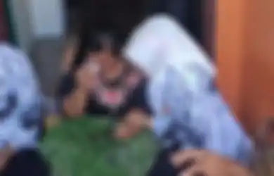 Langit Bumi dengan Ferdy Sambo yang Resmi Pengangguran, Ibu Kandung Brigadir J Kini Kembali Kerja Banting Tulang, Rosti Simanjuntak yang Seorang Guru SD Akhirnya Kembali Mengajar