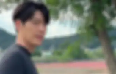 Dengar Kabar Penggemarnya Meninggal Dunia, Kim Woo Bin Secara Personal Hadiri Pemakamannya