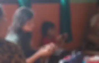 Bersama Ibu dan Kakaknya Datangi Rumah Keluarga Brigadir J, Vera Simanjuntak Diberi Hadiah Kiriman dari Belanda, Apa Isinya?