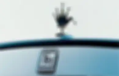 Stüssy Bagi Teaser Kolaborasi bareng Brand Mobil Mewah, Rolls Royce