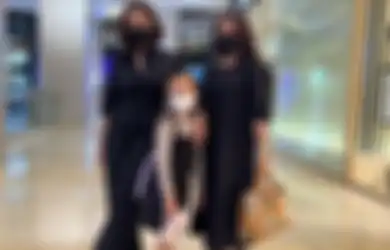 Momen Gempi Foto Jalan-jalan Disorot, Ibunda Gisel Sampai Dicueki