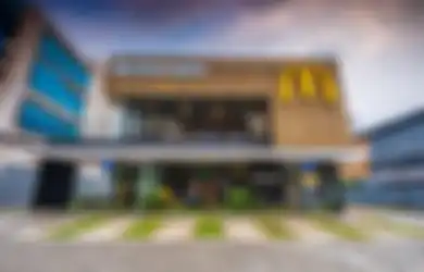 Gunakan Material Ramah Lingkungan, Gerai Mcdonald’s Boulevard Barat Tawarkan Tampilan Sejuk nan Modern!