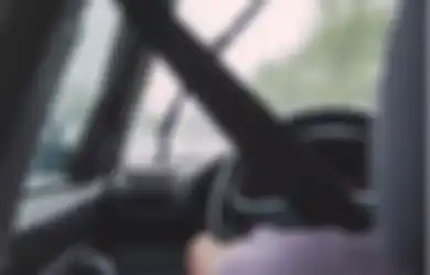 ﻿3 Jam Diuber-uber Polisi, Sopir Mobil Mengemudi Sambil Hubungan Suami Istri dengan Penumpang