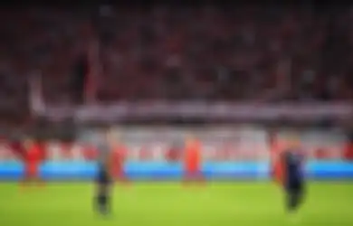Fans Bayern Munchen Kibarkan Spanduk Solidaritas Kanjuruhan: Lebih dari 100 Orang Dibunuh Polisi!