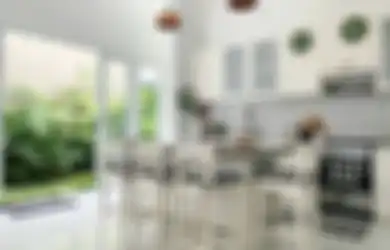 Lapang Nan Estetik! Desain Dapur Menyatu dengan Ruang Makan Terbuka Curi Hati Ibu-ibu, Lihat 7 Foto Hasil Aplikasinya