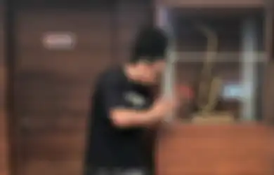 6 Artis Indonesia Ini Ternyata Masih Tinggal di Rumah Kontrakan, Nomor Terakhir Sampai Nangis Lihat Kondisi Suaminya