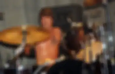 Banyak yang Cover, Intro Drum Dave Grohl di Lagu-lagu Queens Of The Stone Age Viral di TikTok!