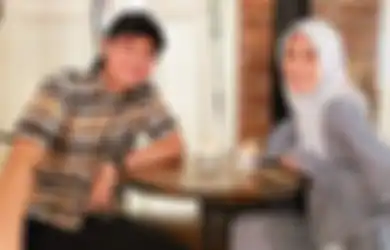 8 Tahun Pernikahannya Mendadak Dikabarkan Cerai, Pose Alyssa Soebandono dan Dude Herlino Bak Tepis Isu Miring Rumah Tangganya