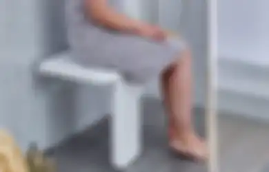 Ternyata Banyak Manfaat Saat Memiliki Bangku dalam Bilik Shower, Apa Saja?