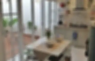 Teman-teman Reuni Maksa Kumpul Lagi, Desain Ruang Makan dan Dapur Jadi Satu Bikin Kudapan Kian Nikmat, Ini 6 Foto Buktinya