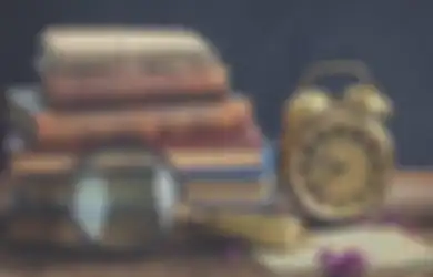 Tuliskan Pendapat dan Alasan Kalian, Historiografi Mana yang Lebih Baik?