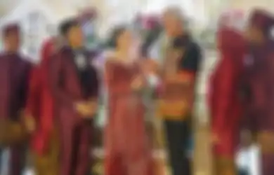 Ada di Resepsi Pernikahan Yeni Inka dan Briptu Khrisna Sakti, Ganjar Pranowo: Anaknya 2 Saja Ya Hehehe