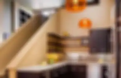 Area Kosong Terisi Hoki Pun Jadi, Ini Cara Desain Dapur Mungil Dibawah Tangga Menurut Aturan Feng Shui, Lengkap dengan Foto Contohnya