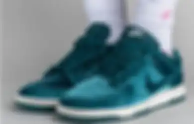 Kece Parah! Ini Dia First Look dari Nike Dunk Low ‘Green Velvet’