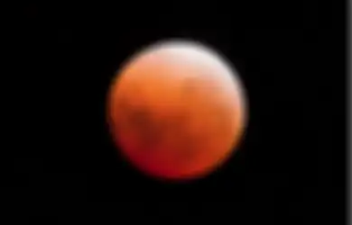 Cara Foto Gerhana Bulan Total Pakai Kamera HP, Bisa Coba di Rumah Kok!