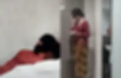 Tak Berkutik, Foto Sosok Wanita Kebaya Merah Tanpa Sensor Disebarkan
