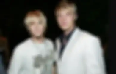 Tangis Nick Carter Pecah, Mesti Manggung Bareng Backstreet Boys Sehari Setelah Aaron Carter Meninggal.