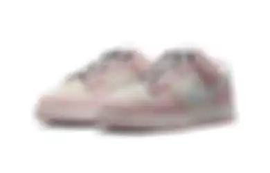 Tonjolkan Inovasi Warna, Nike Rilis Sneaker Dunk Low 'Pink Foam'