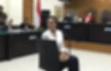 Jalani Sidang Perdana, Nikita Mirzani Tertawa saat Dengar Dakwaan Jaksa: Lucu...