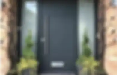 Bawa Sial! Feng Shui Larang Pasang Dekorasi Begini di Pintu Rumah