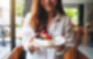 Bikin Makin Ngantuk, Sebaiknya Hindari 5 Makanan Ini saat Makan Siang!