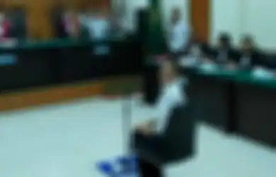 Persidangan Perdana Berhasil Digelar, Momen Tak Biasa Saat Nikita Mirzani dengar Dakwaan Jaksa: Ketawa-ketawa Saja...
