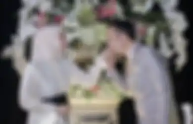 Punya 3 Ladang Uang, Denny Cagur Sempat Hidup di Belakang Warung, Foto Dapurnya Sampai Jadi Sorotan