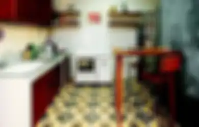 Mertua Dibikin Melongo, Foto Desain Dapur Tampak Klasik Karena Lantainya Dilapisi Material Ini