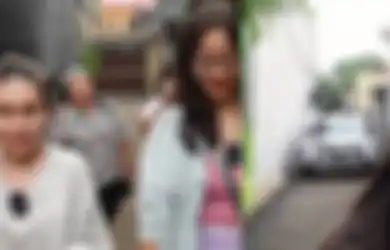 Gang Sempit Rumah Ayu Ting Ting Dikira Mitos, Hesti Purwadinata Dibuat Ketar-ketir Saat Mobilnya Hampir Tak Bisa Masuk ke Gang Legend Menuju Rumah Sang Pedangdut: Hampir Enggak Muat