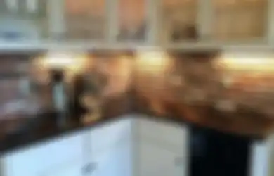 Agar Foto Dapur Kecil Terlihat Segar, Backsplash Diberi Sentuhan Kreatif Seperti Begini