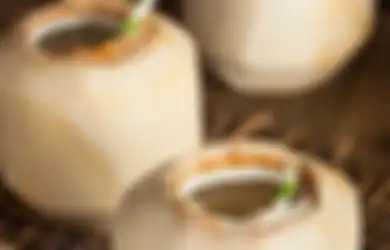 Bisa Meningkatkan Keseimbangan PH Dalam Tubuh, Air Kelapa Ampuh untuk Obati Asam Lambung, Begini Cara Raciknya