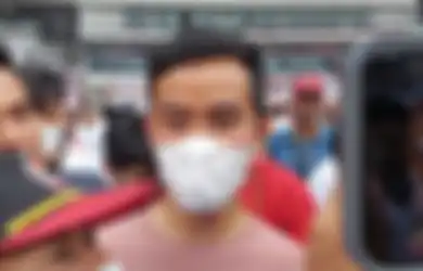 Trauma Gibran Dicium Bapak-bapak Saat Acara Relawan Nusantara Bersatu Bertemu Jokowi di GBK, Wali Kota Solo: Pak E Kuwi Rodok Unik